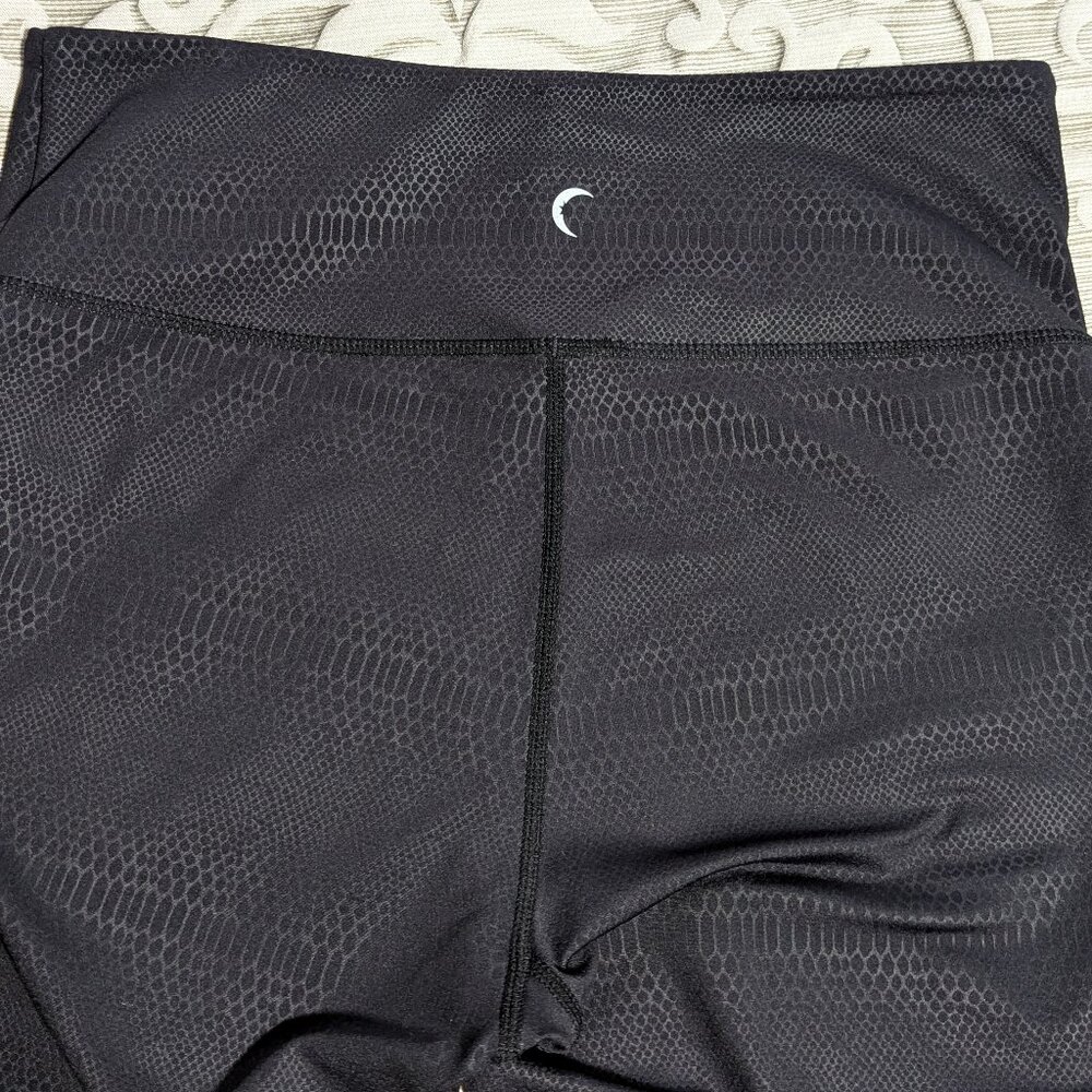 Black Venom Light n Tight Hi-Rise 7/8 24" size 8-10 - Picture 6 of 9